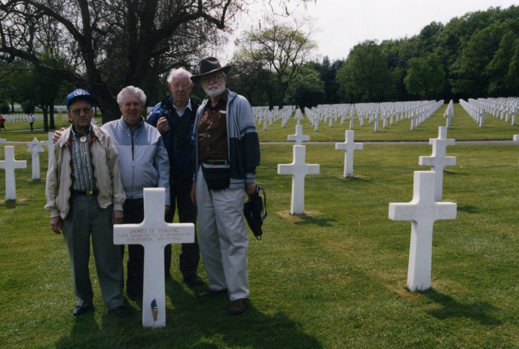 crew-et-tombe-young